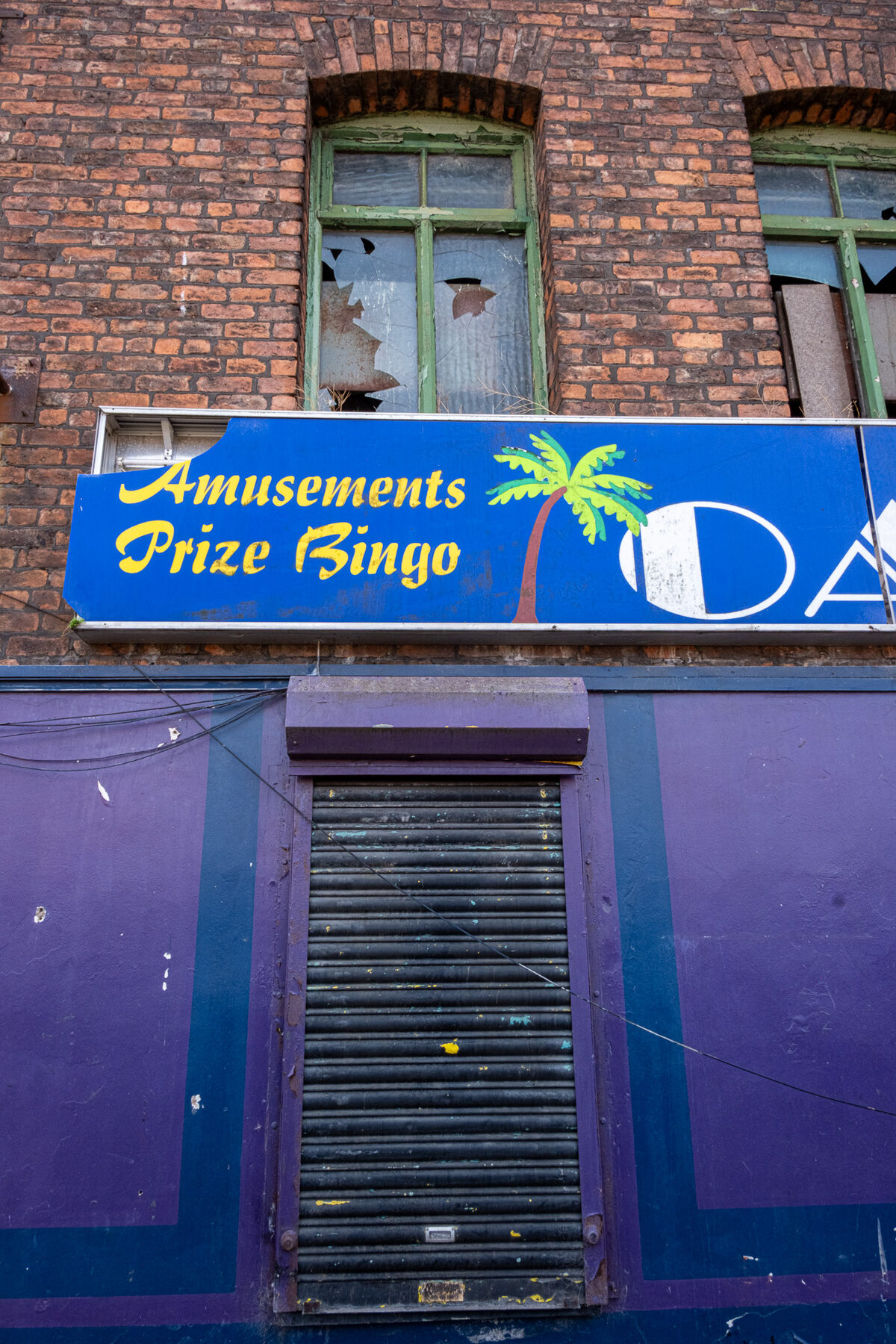 Closed Oasis amusements and prize bingo with shutters down