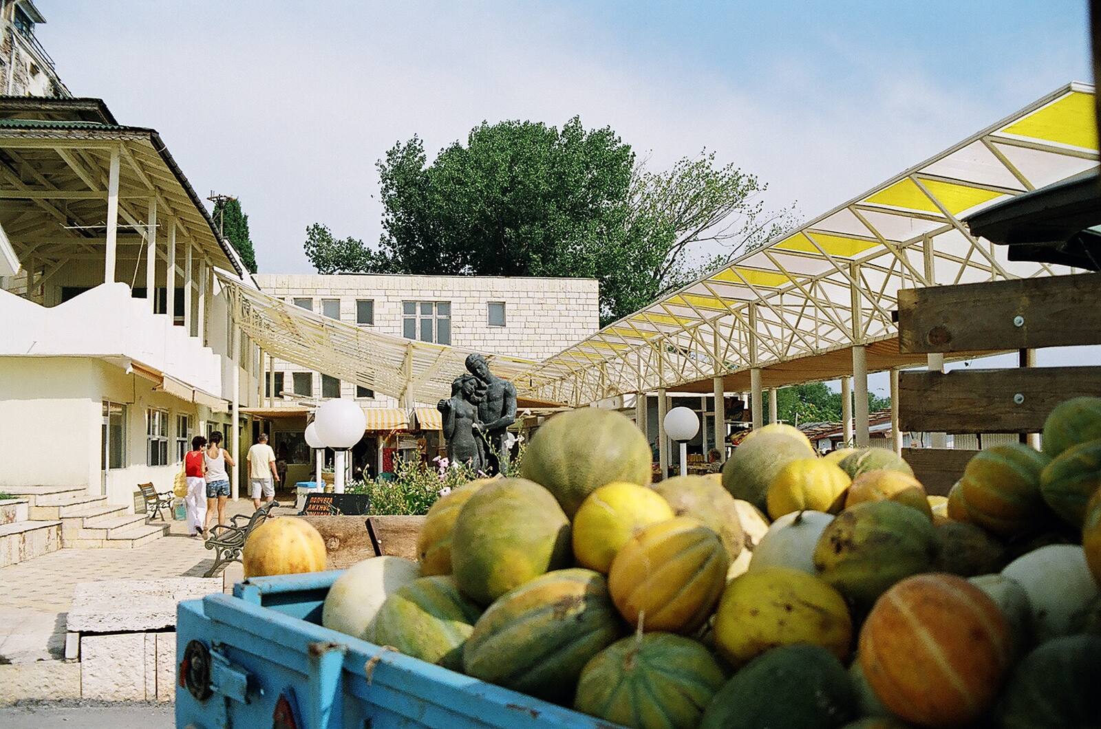 дините · the melon truck
