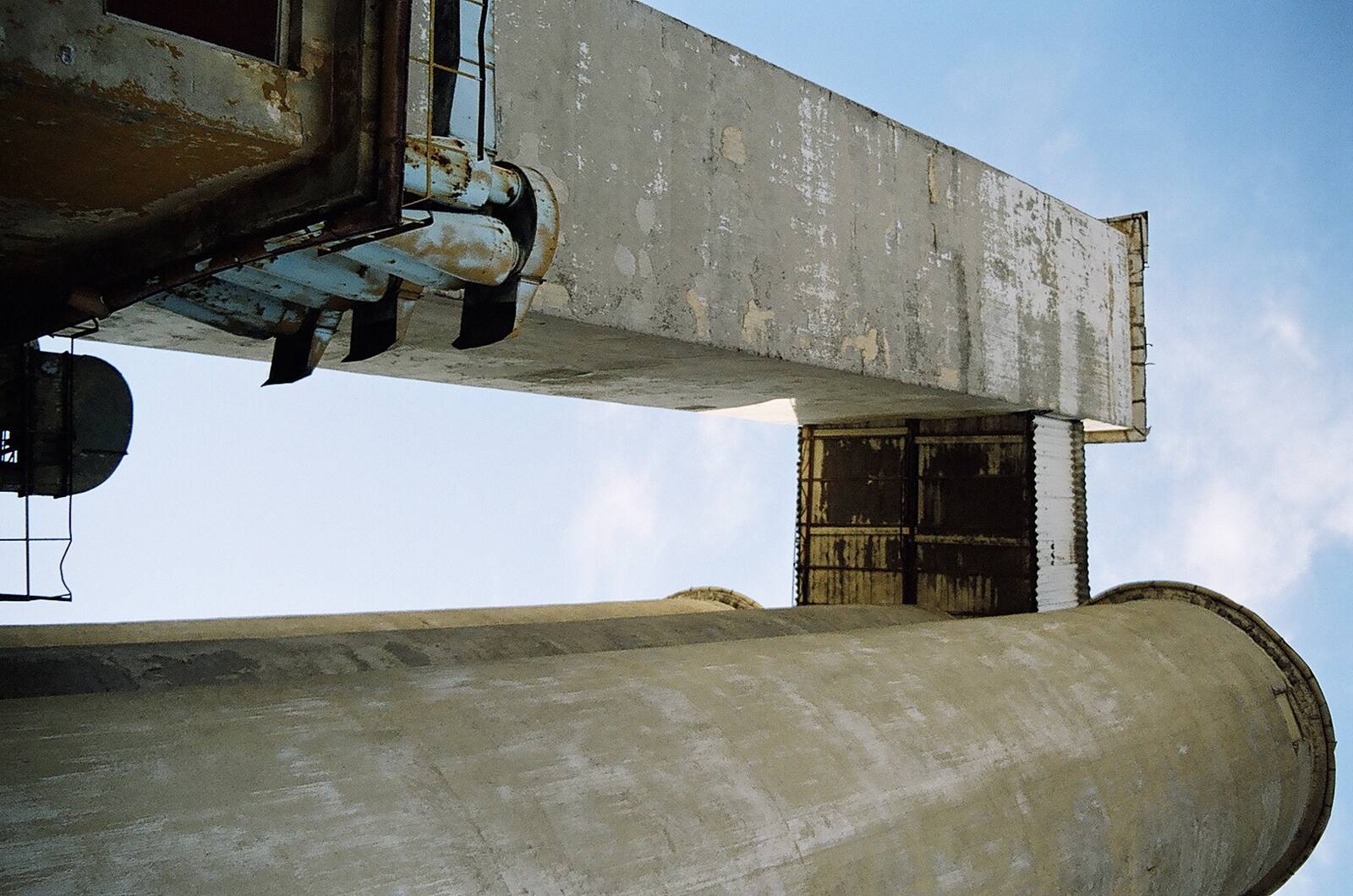 ръката · the conveyor