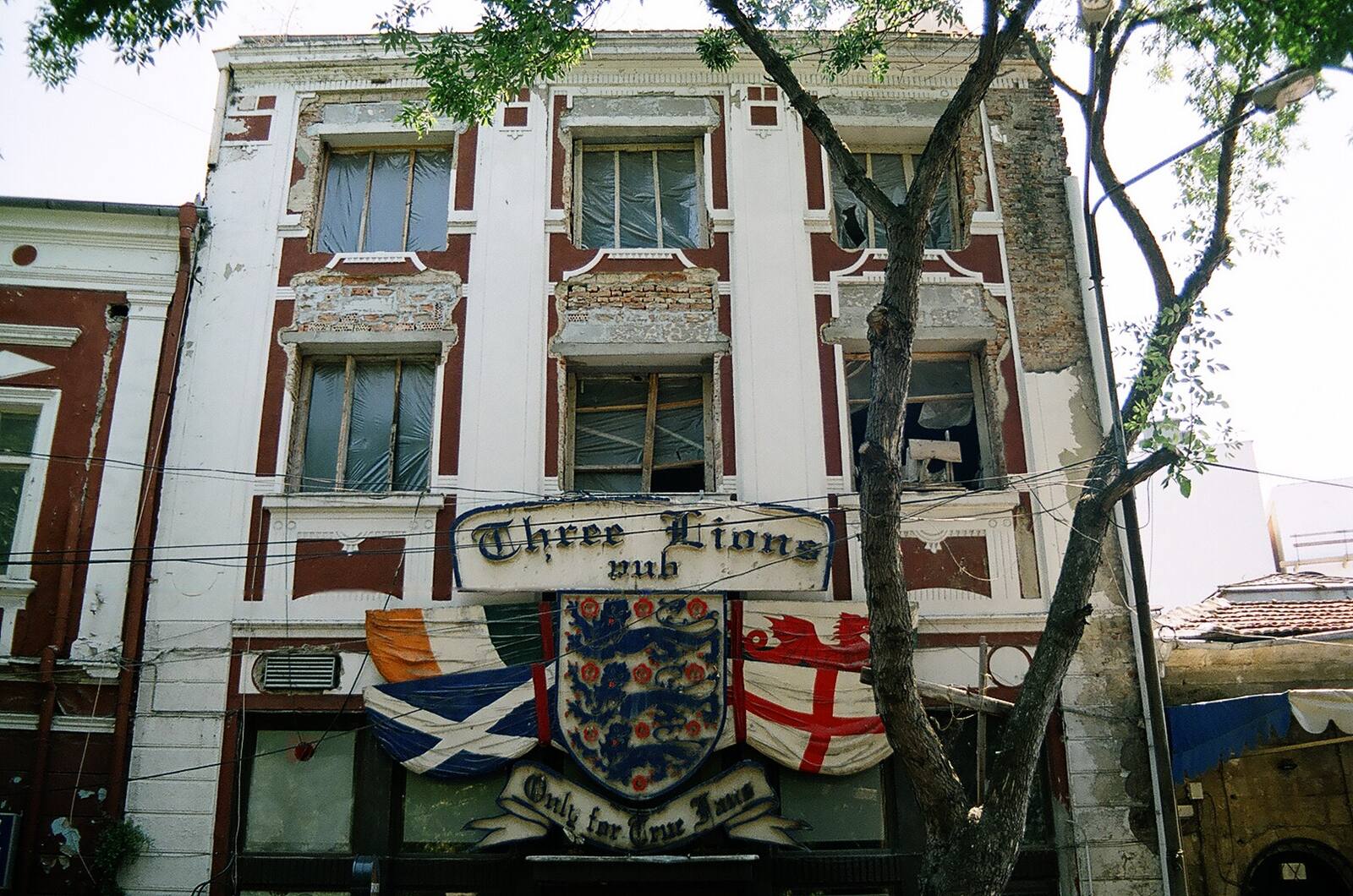 Three Lions pub facade